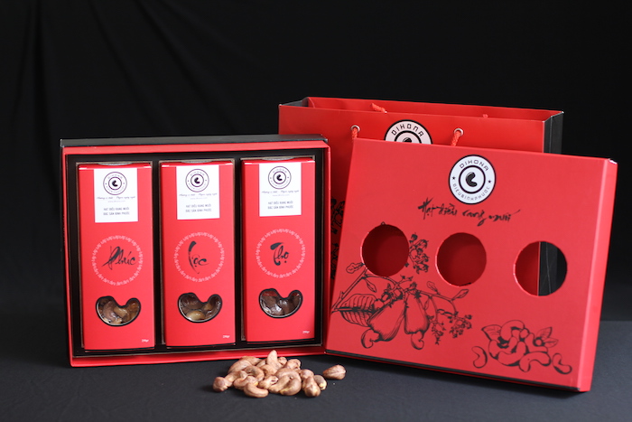 chieu-chon-qua-tet-vua-sang-vua-hop-tui-tien