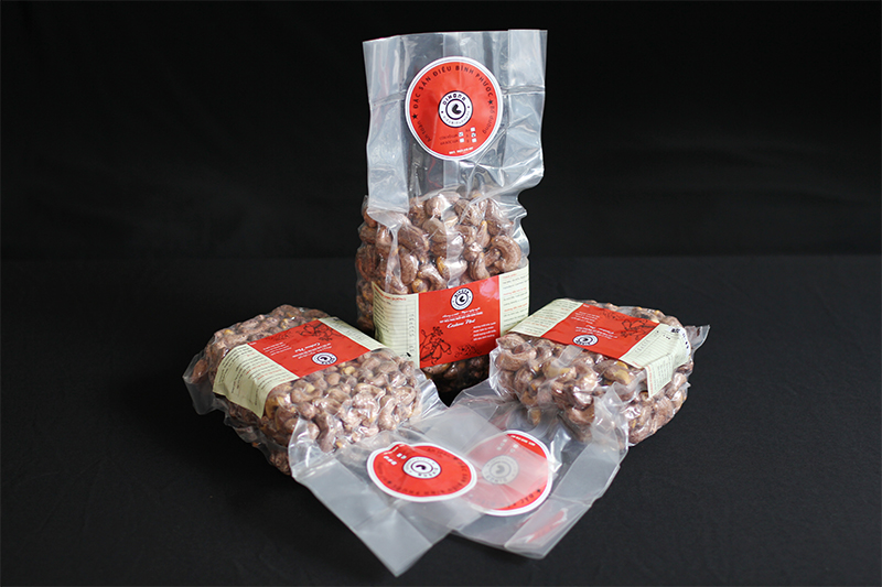 Ăn hạt điều Ăn hạt điều